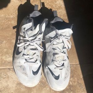 Men’s Nike sz. 9 basketball  high top shoes